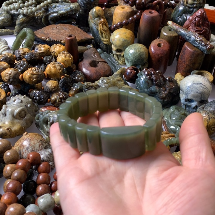 手链未镶嵌岫岩河磨玉（透闪石质玉）