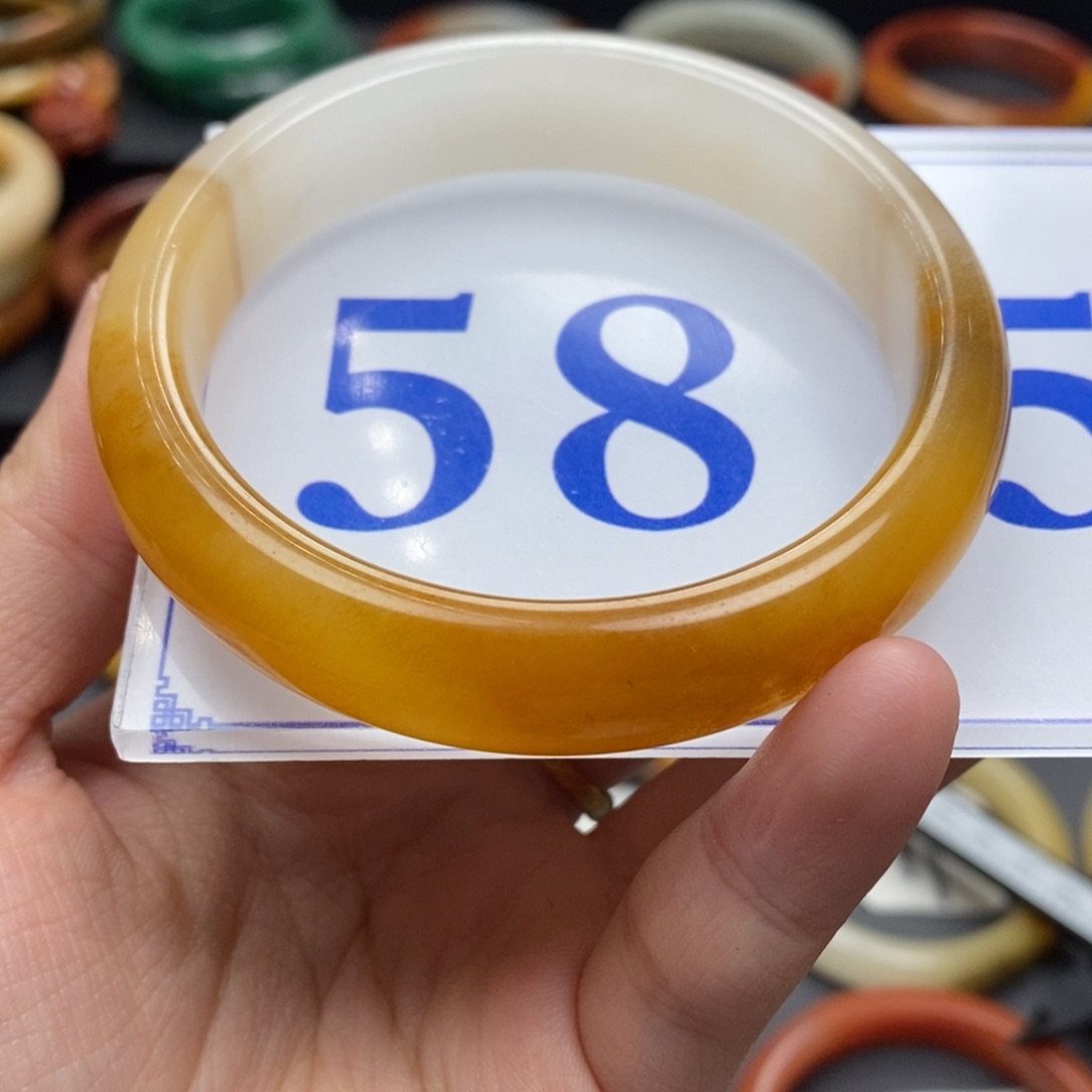 石英质玉（黄龙玉）手镯未镶嵌