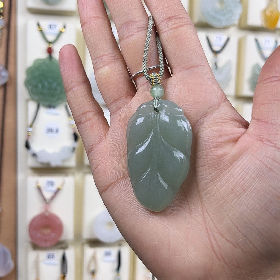 东陵石未镶嵌吊坠(赠链)