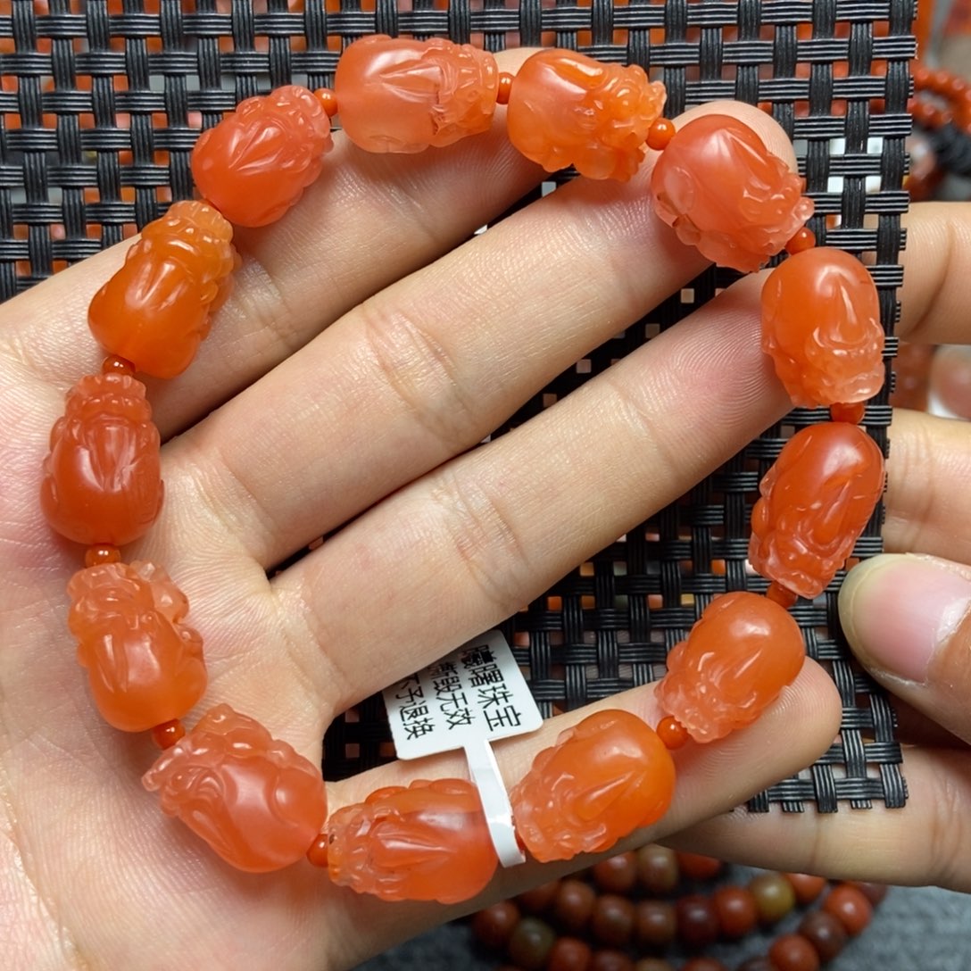 南红玛瑙手串未镶嵌