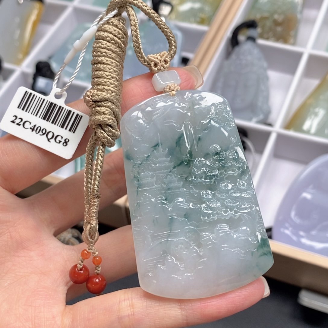 翡翠颈饰未镶嵌翡翠