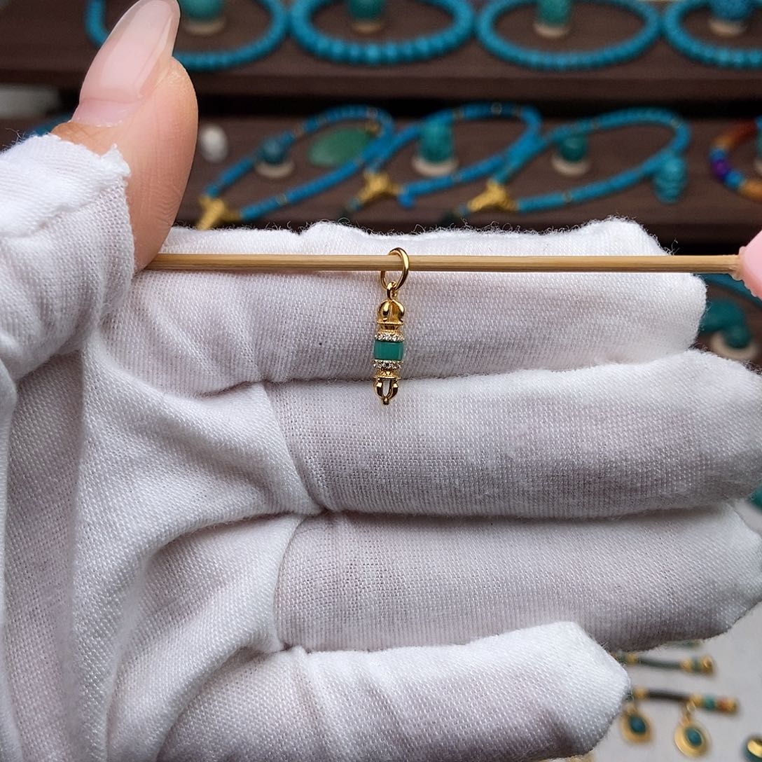 ****s绿松石18K金镶嵌绿松石配饰h