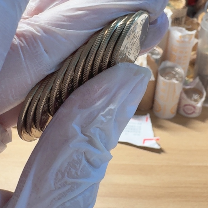 其他普通金属10枚，千禧龙币