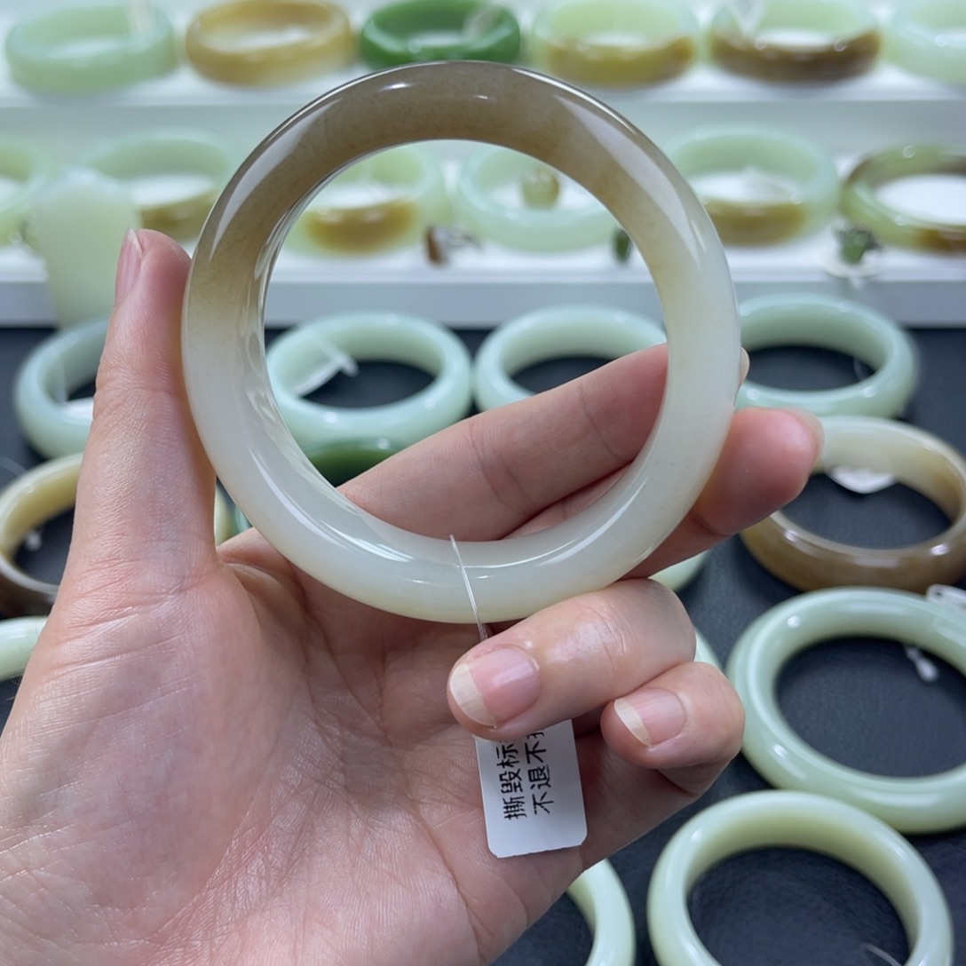 和田玉（糖玉）手镯未镶嵌