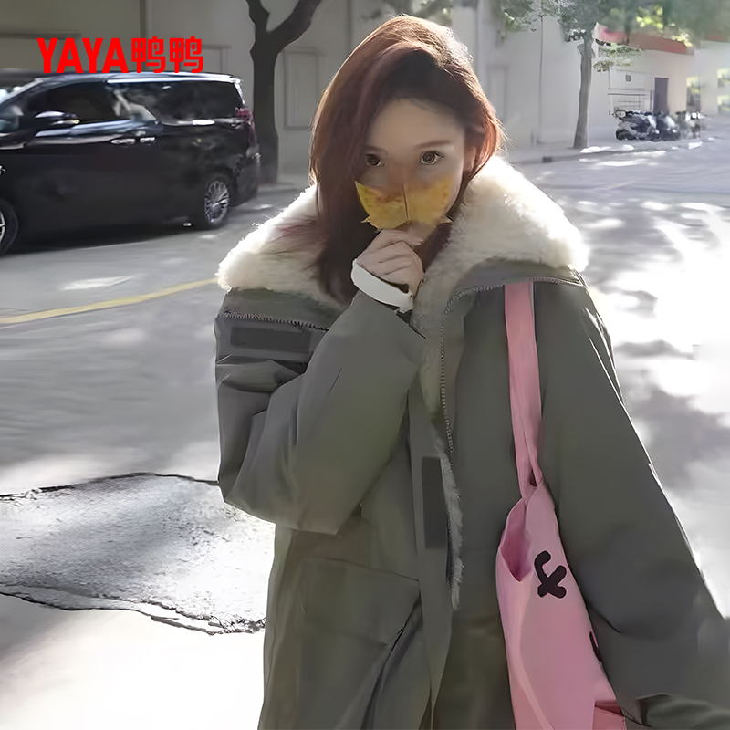 鸭鸭90绒时尚休闲工装派克服女冬季中长款保暖羽绒服YE5B613503W