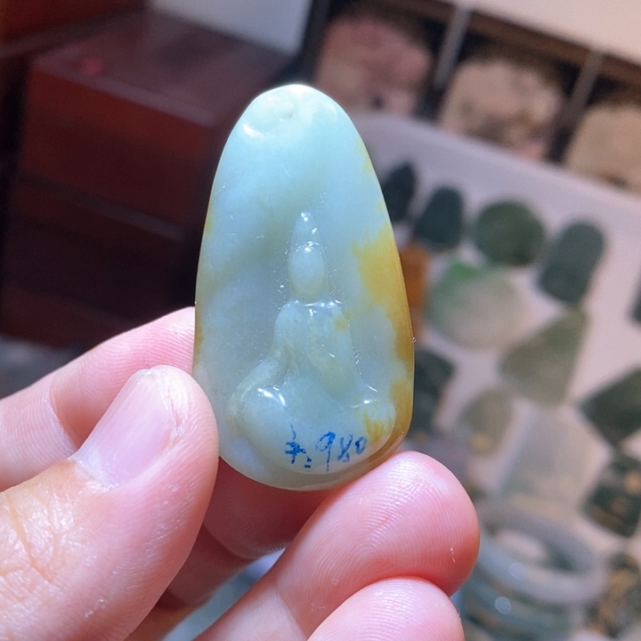 翡翠颈饰未镶嵌好