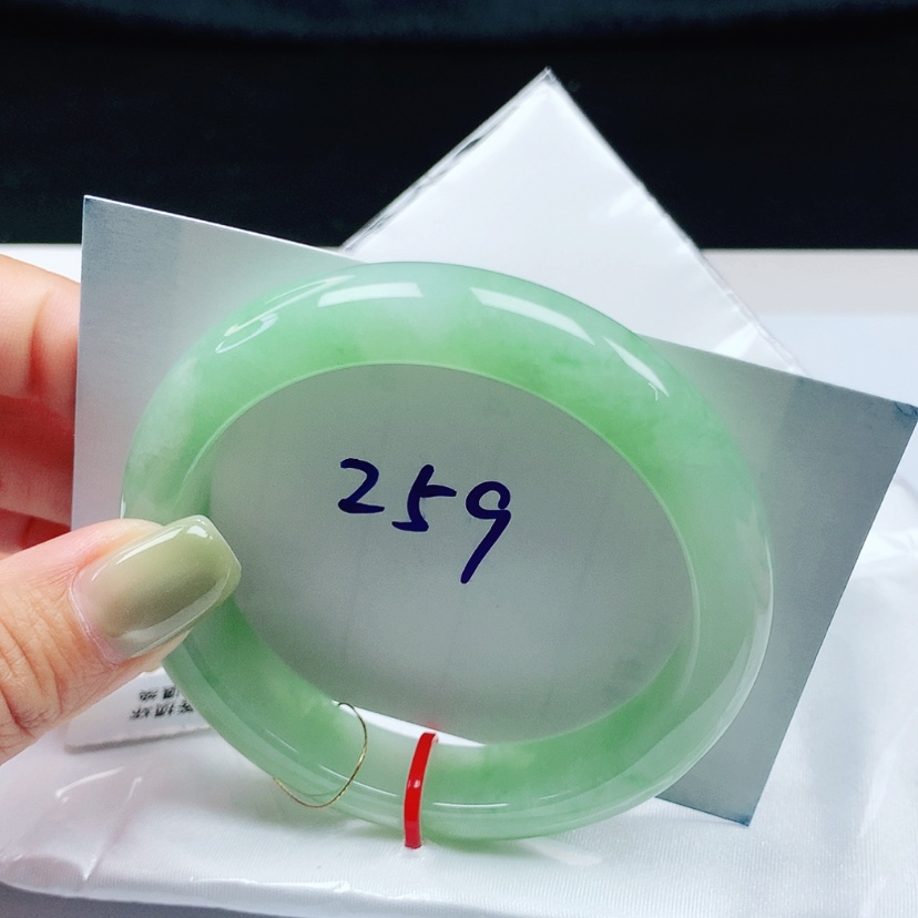 【闪购商品】翡翠未镶嵌手镯 正圈57+