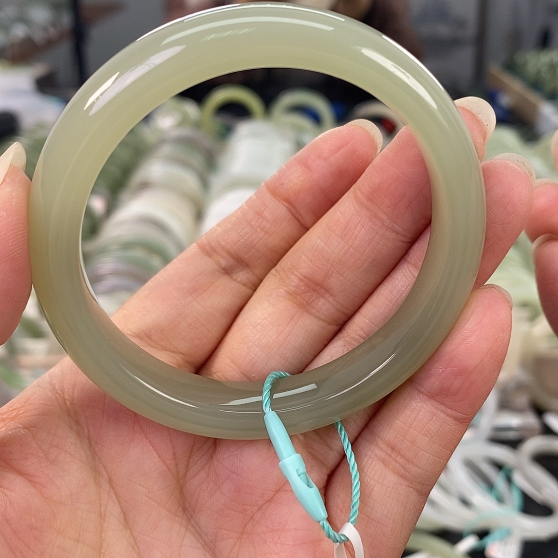 和田玉和田玉手镯53.54未镶嵌