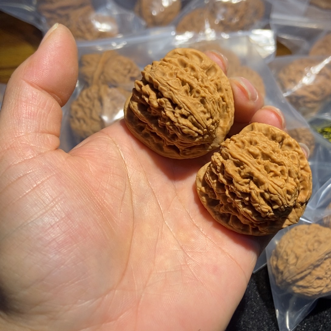 文玩核桃吊坠41肉墩三角疆90