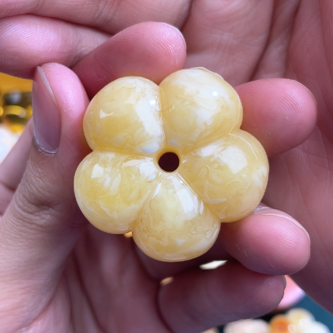 琥珀裸石未镶嵌蜜蜡