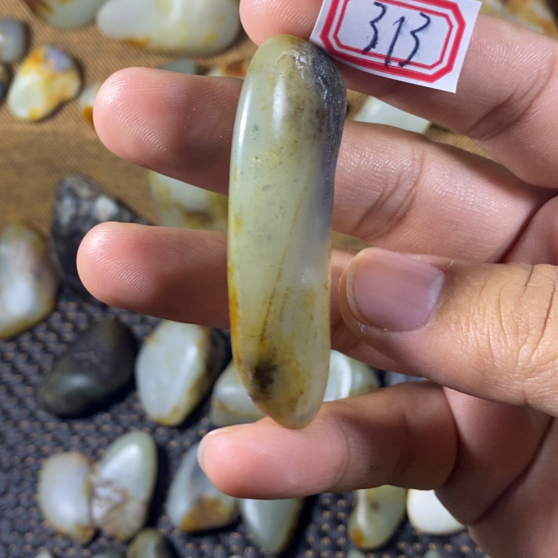 和田玉（糖玉）未镶嵌挂件