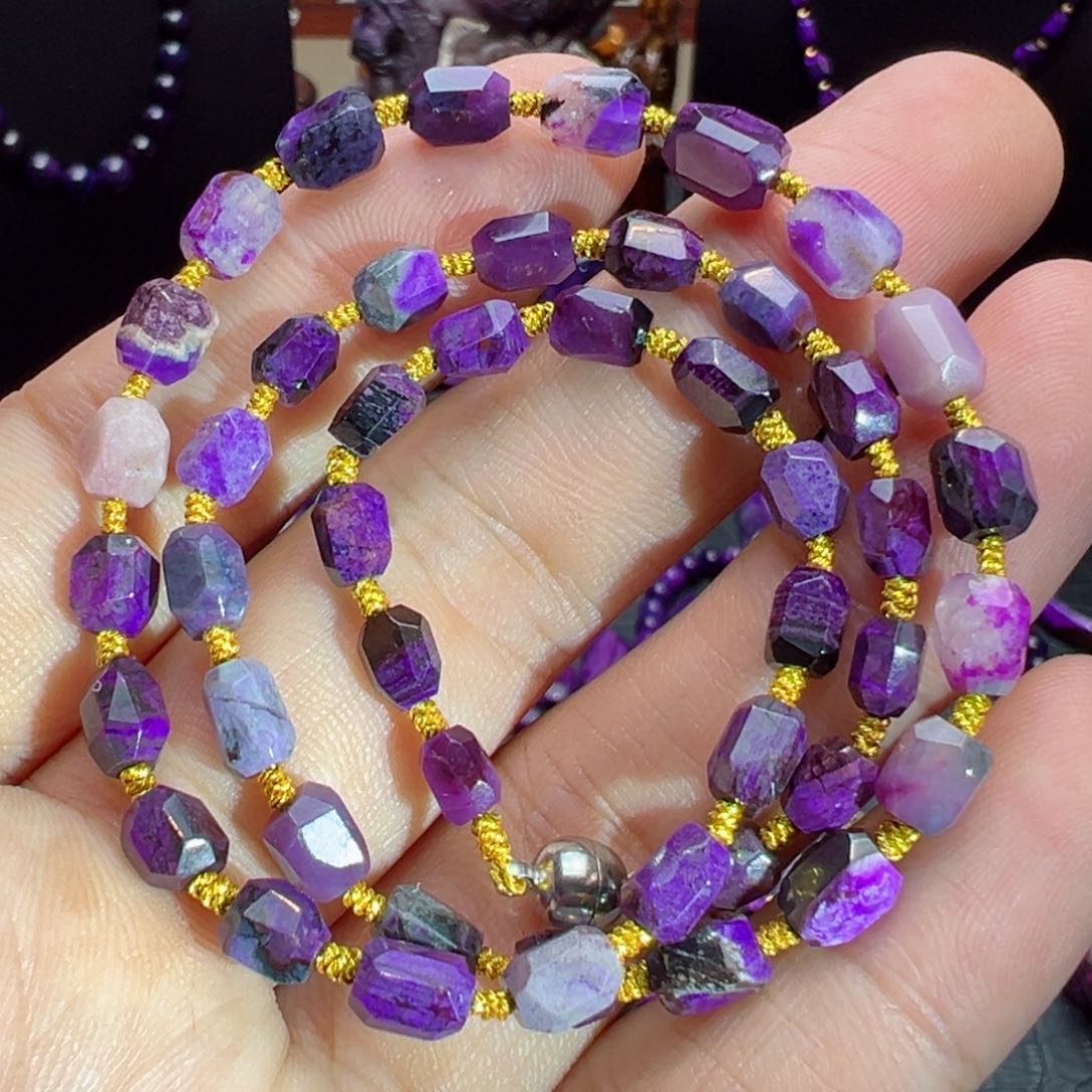 未镶嵌苏纪石（舒俱来）项链