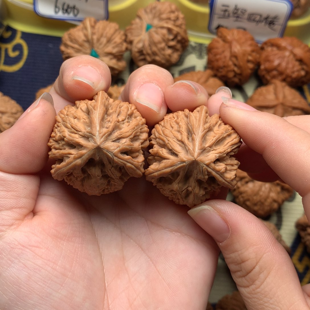 文玩核桃吊坠文山35