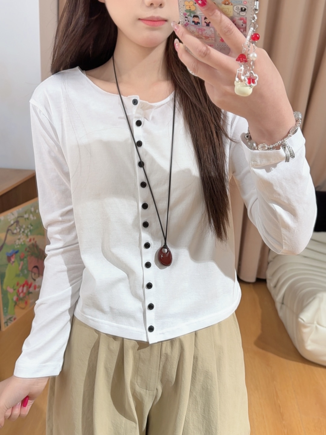 13242余小鱼 【随意搭配】三色纯色单排扣圆领时尚长袖开衫T恤女装