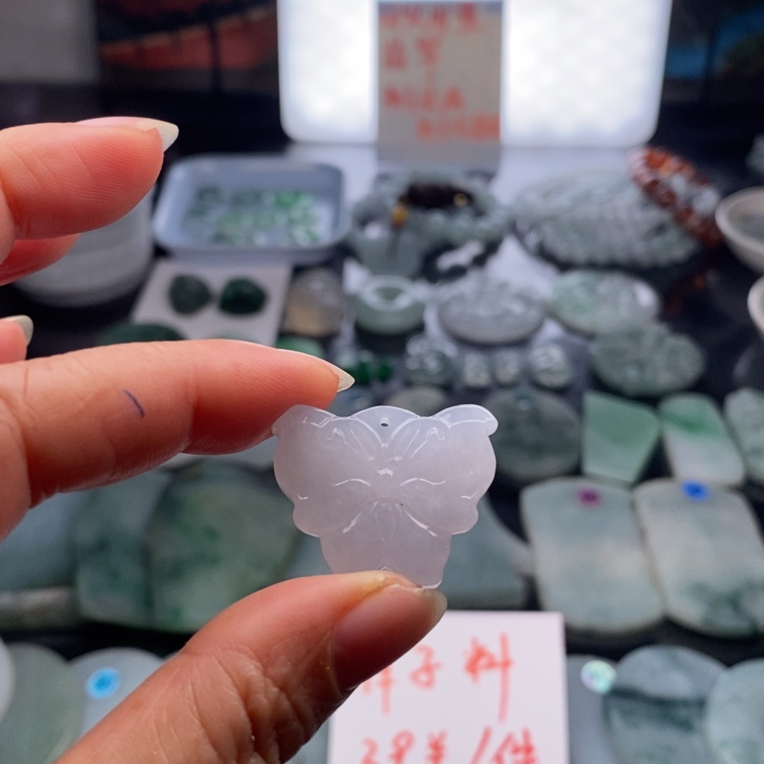 定制翡翠未镶嵌小蝴蝶