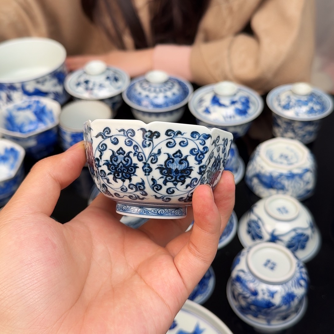 杯子瓷缠枝莲葵口八方100cc
