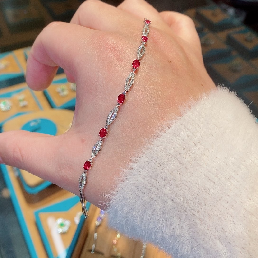 红宝石手链18K金镶嵌无烧1.58克拉