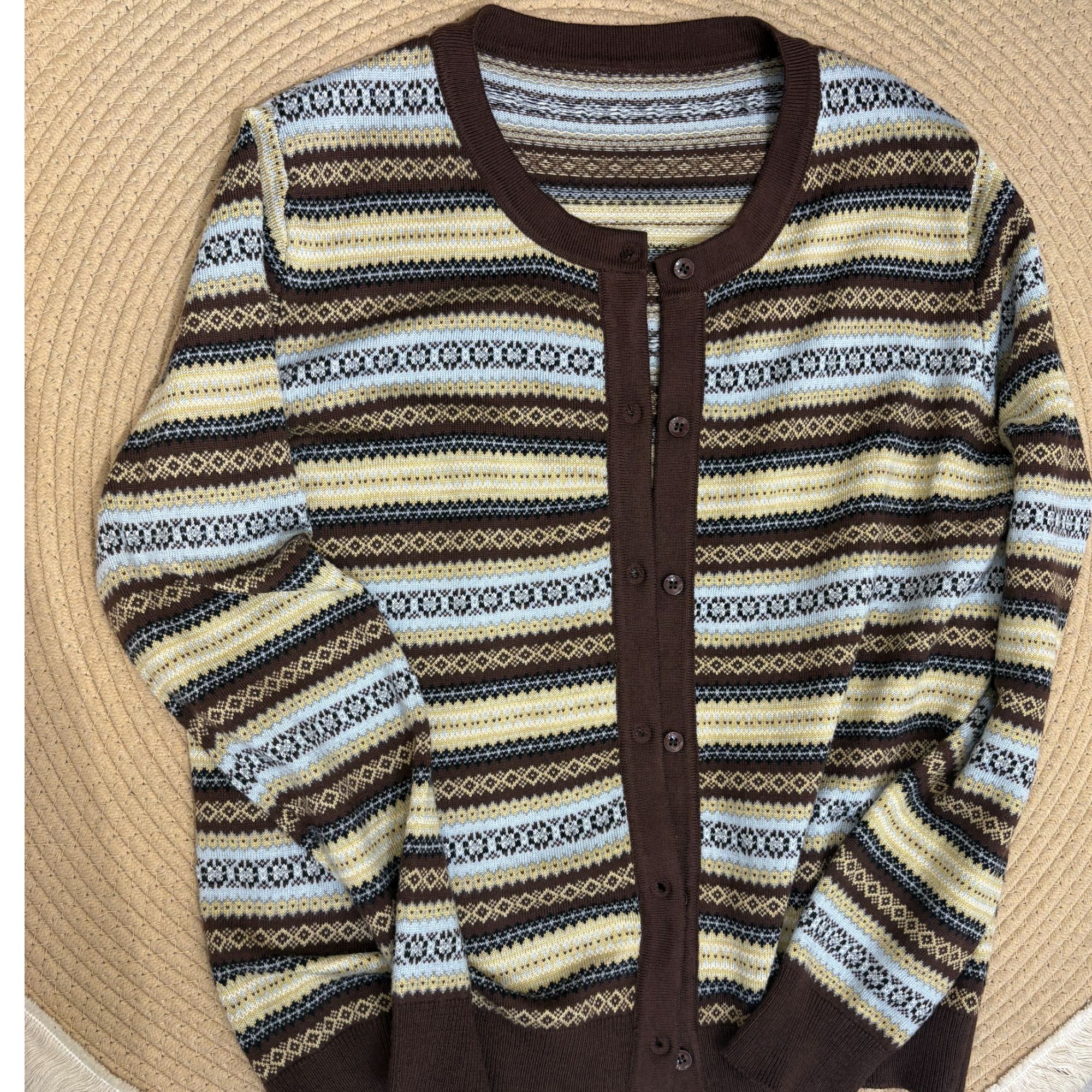 法式短款打底毛衣