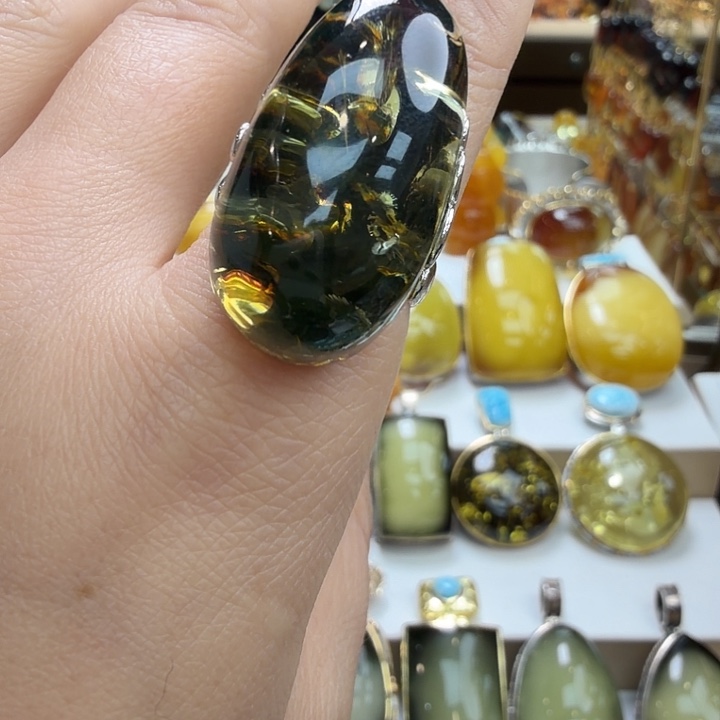 琥珀未镶嵌珠宝奇石