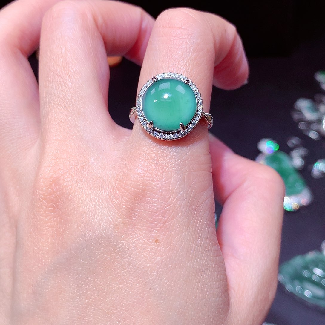 【闪购商品】翡翠吊坠(不含链)未镶嵌