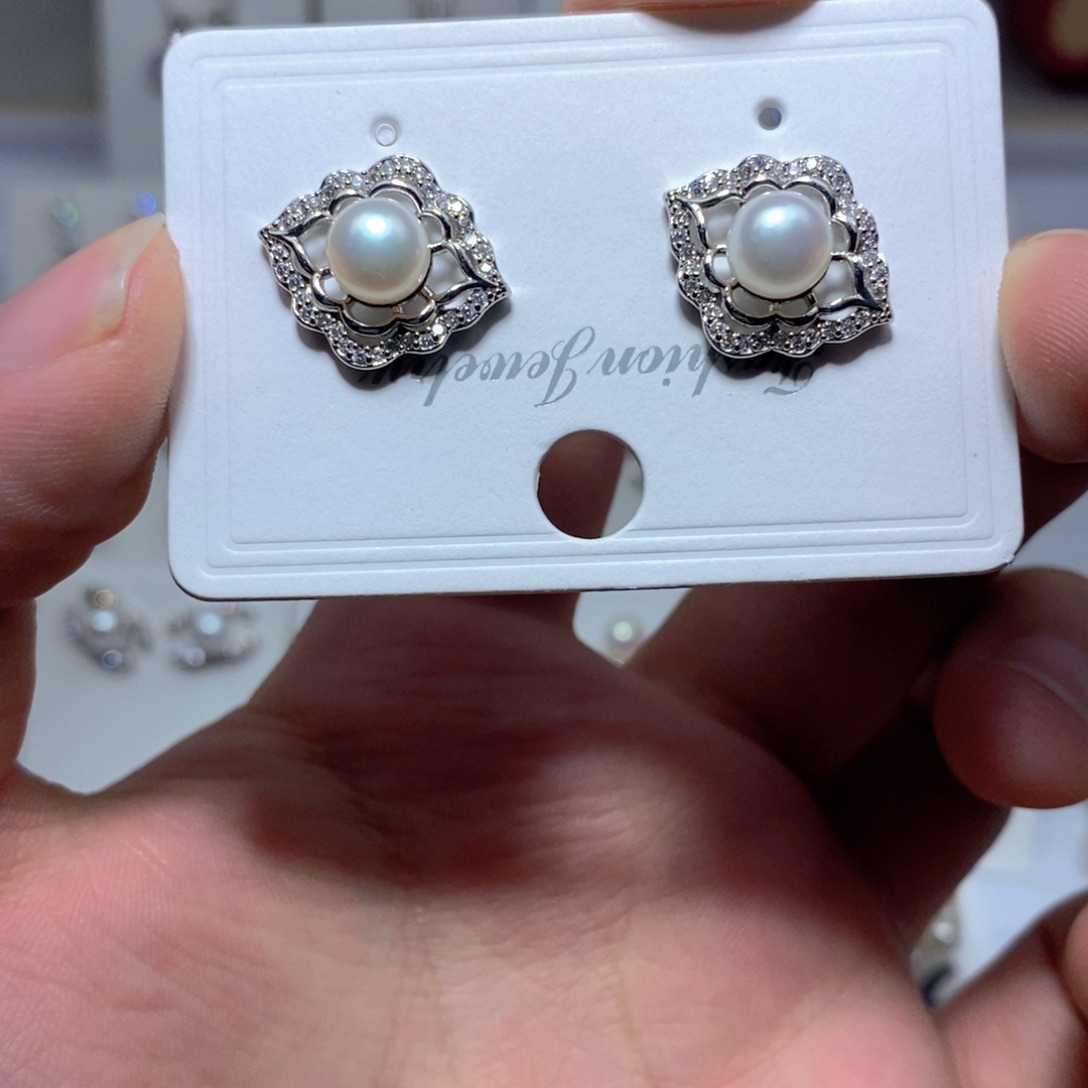 淡水珍珠银S925镶嵌耳饰