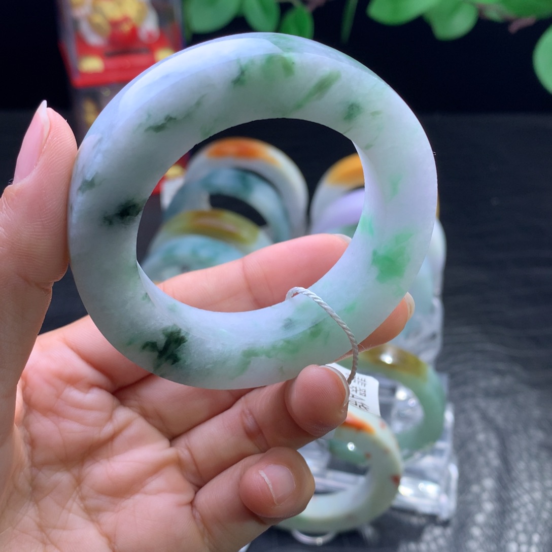 定制翡翠未镶嵌手镯