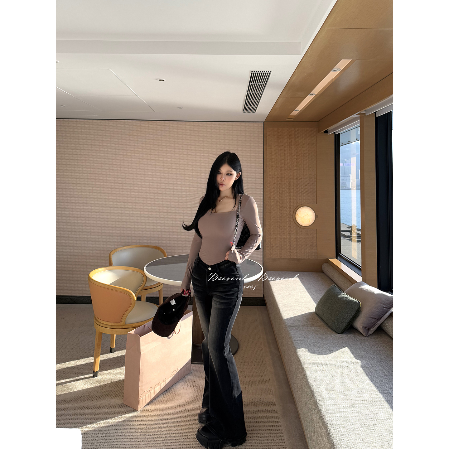 黑泽玄七【腰臀比之王】秋冬辣妹V腰丰胯修腿银狐绒低腰显瘦微喇裤