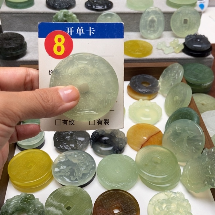 未镶嵌蛇纹石玉颈饰S****x