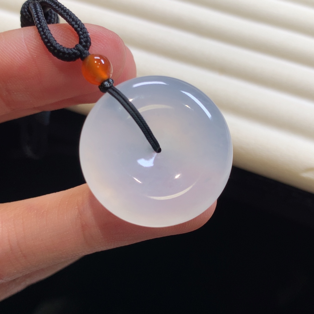 翡翠颈饰未镶嵌扣子