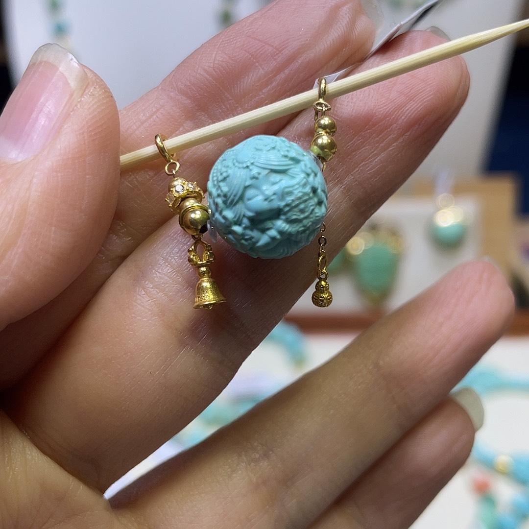 绿松石18K金镶嵌锁骨珠