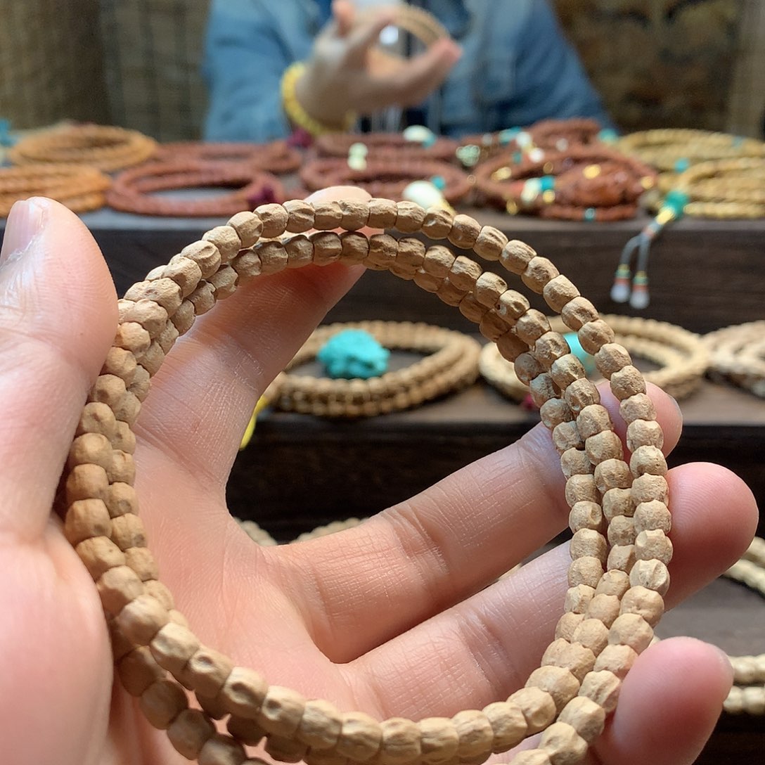 柏香籽/百香籽吊坠粉皮红油方块浅坑