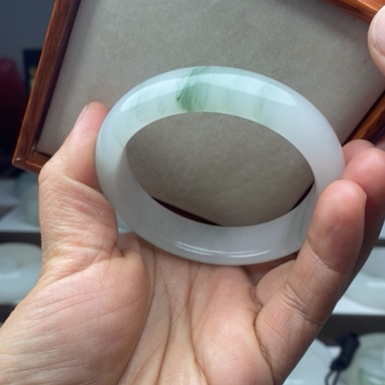 石英质玉（金丝玉）手镯未镶嵌时*