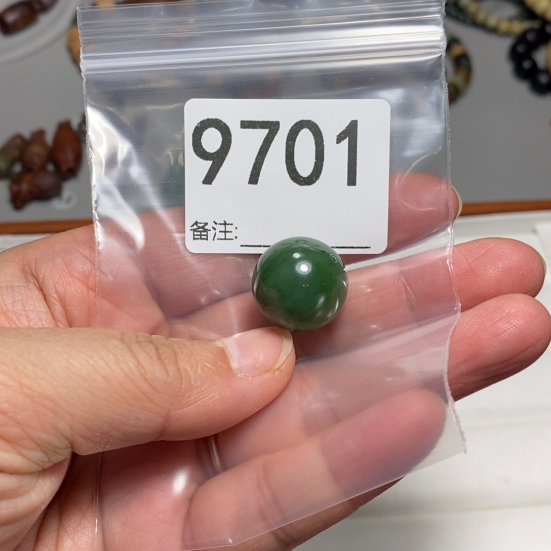 颈饰未镶嵌透闪石质玉L