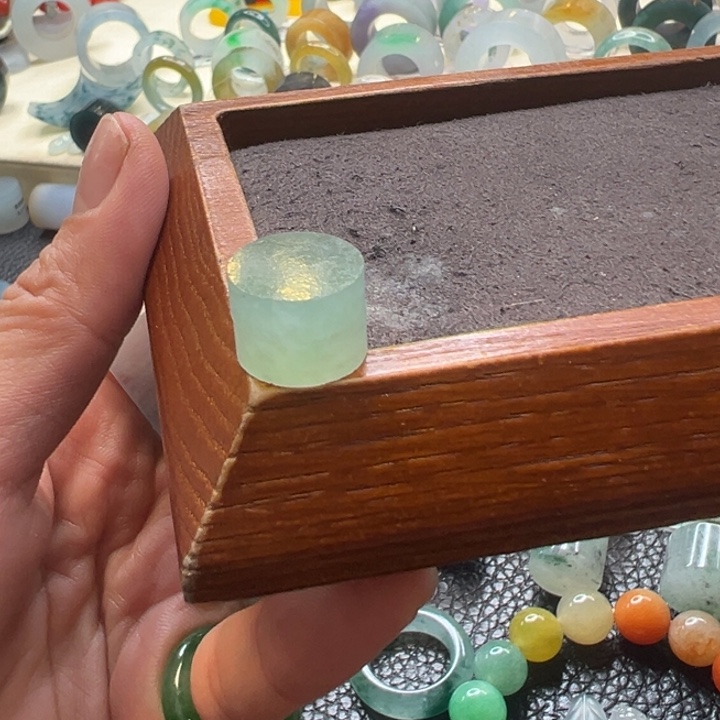 定制翡翠未镶嵌翡翠