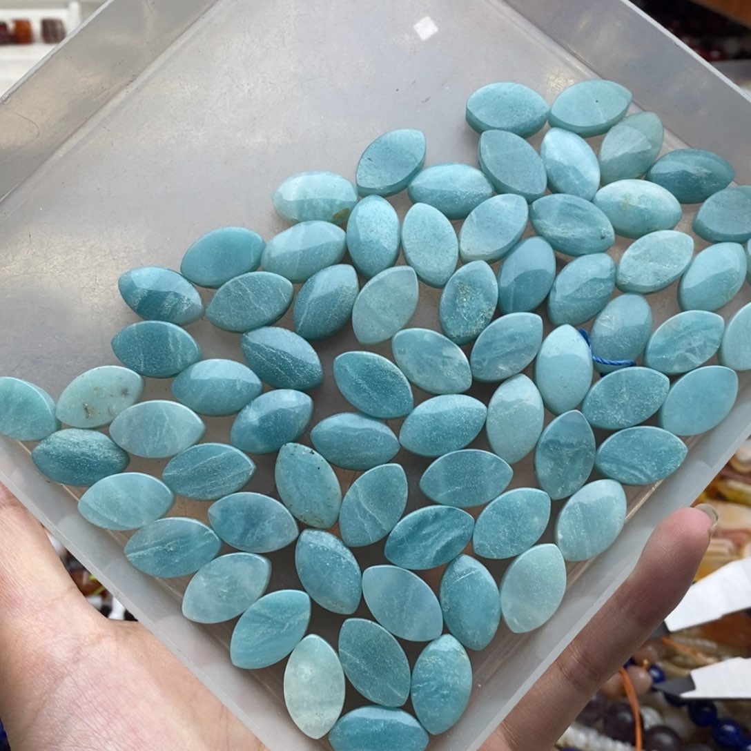 玛瑙/玉髓未镶嵌珠宝半成品纯天然打包亚马逊天河石双孔可做手排