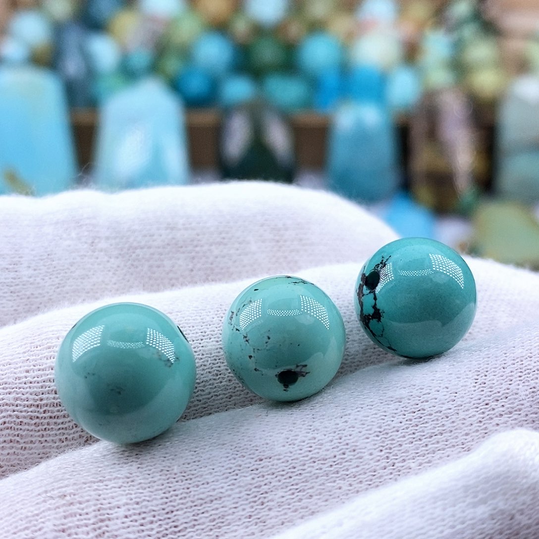 雏***鹰绿松石未镶嵌珠宝奇石