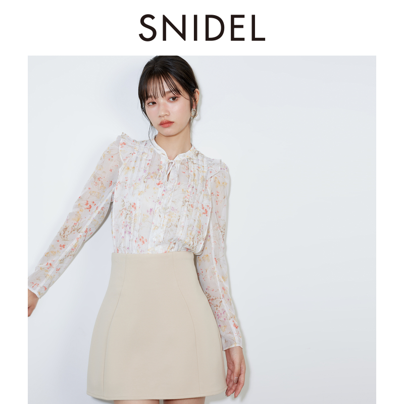 SNIDEL秋季新品甜美淑女立领荷叶边印花雪纺衬衫SWFB244150