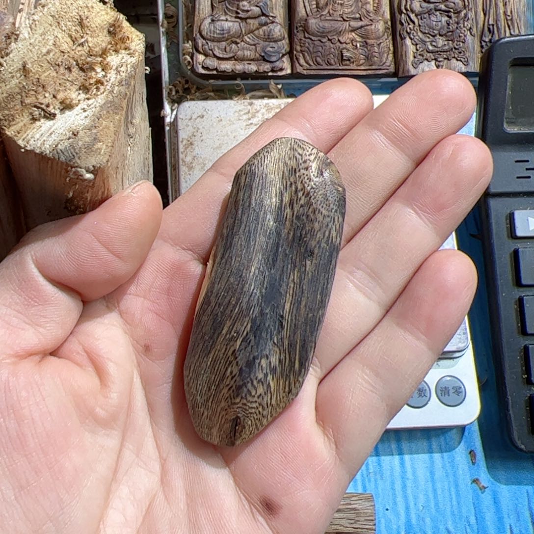 沉香吊坠绿棋素牌12.6克