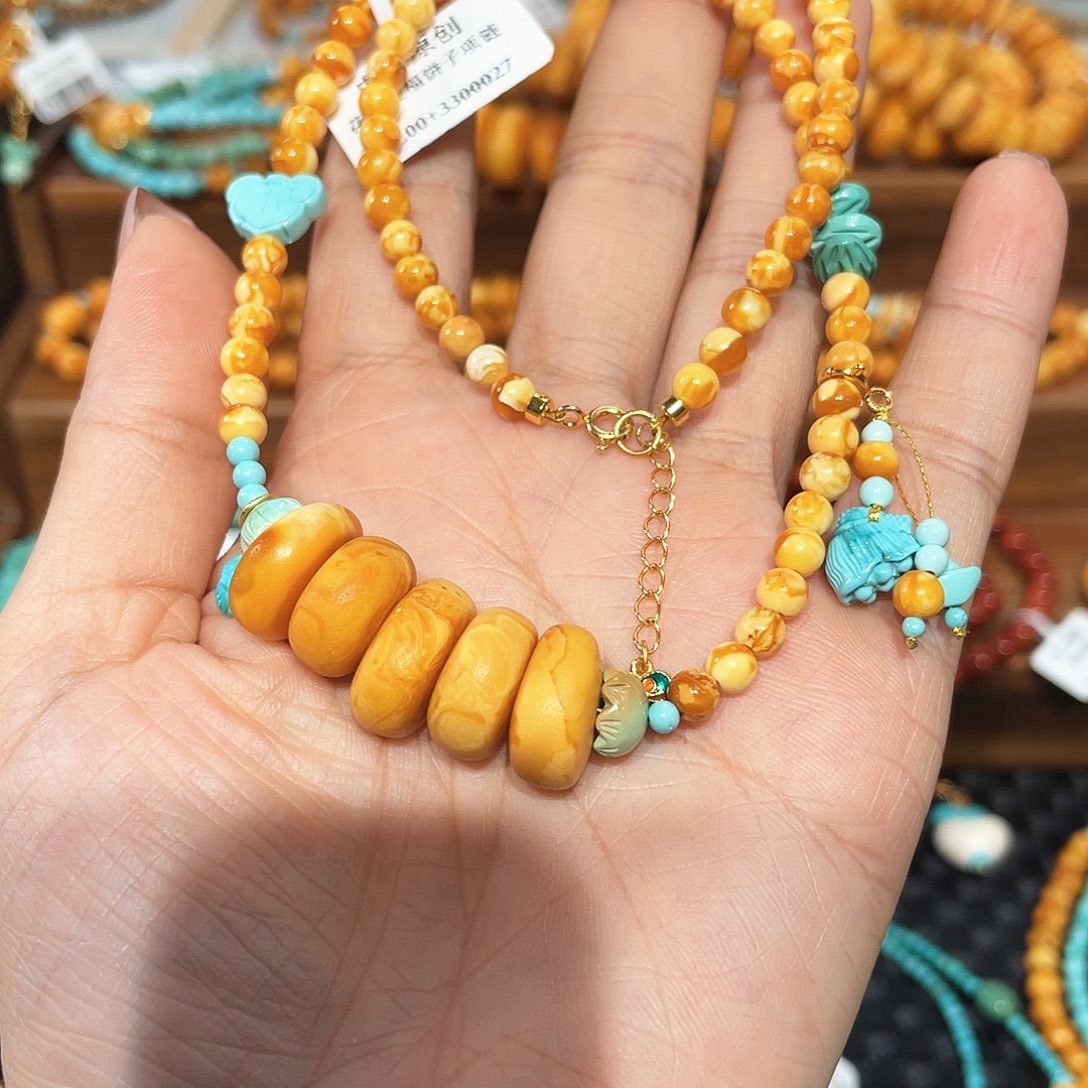 琥珀颈饰未镶嵌多样发其一