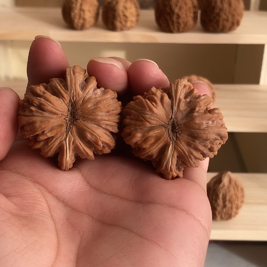 文玩核桃吊坠42尺拱桥楼，全品