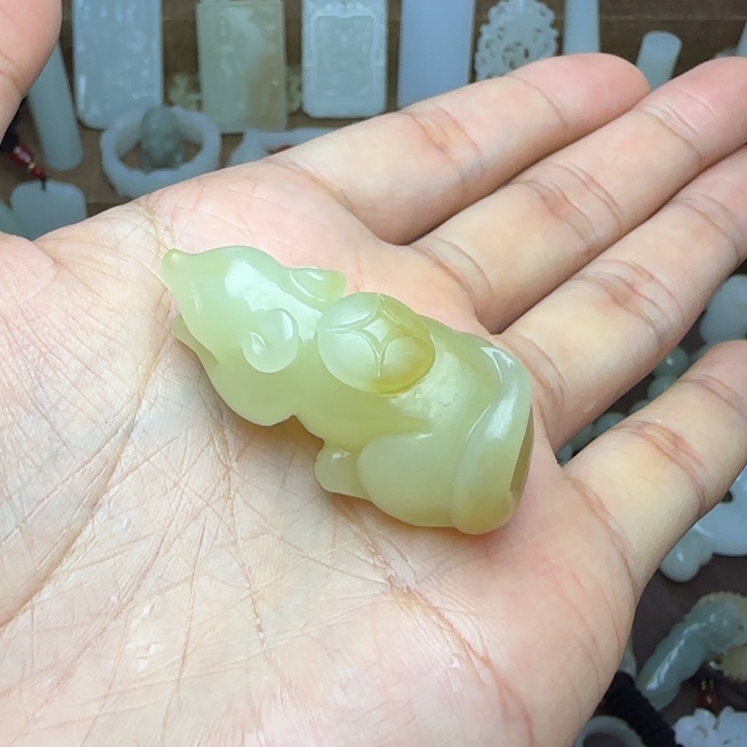 和田玉挂件未镶嵌鼠财