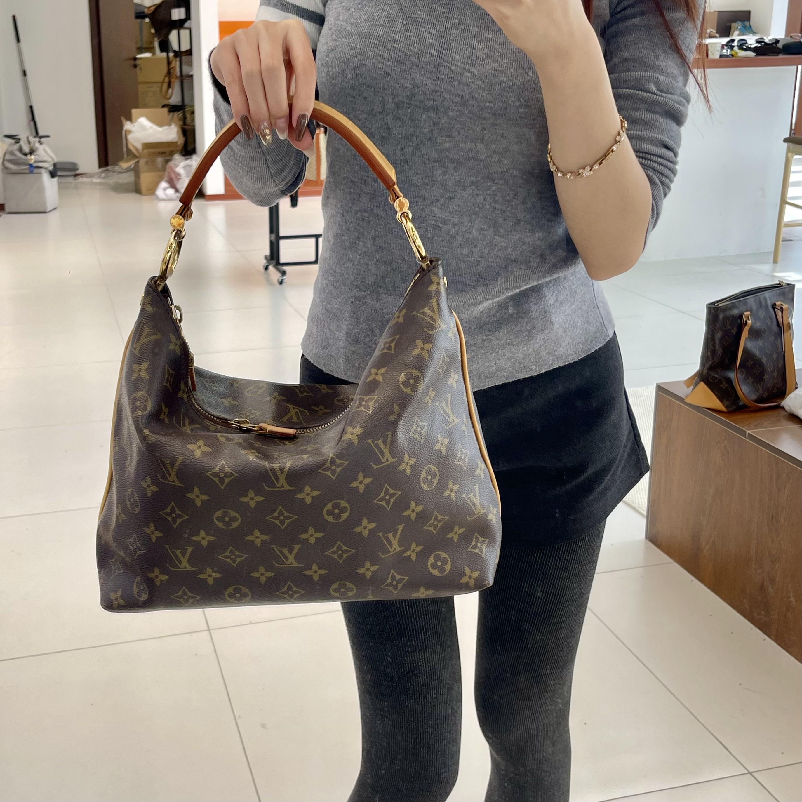 95新 LouisVuitton/路易威登 sully小号腋下包/且曼
