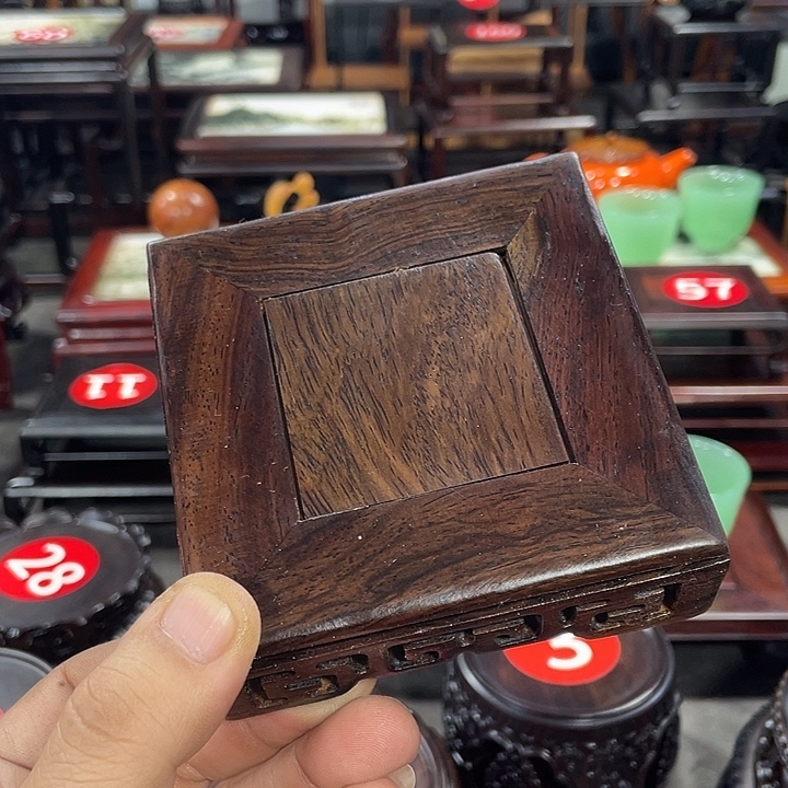 孙***哥香榧木红木底座工艺品