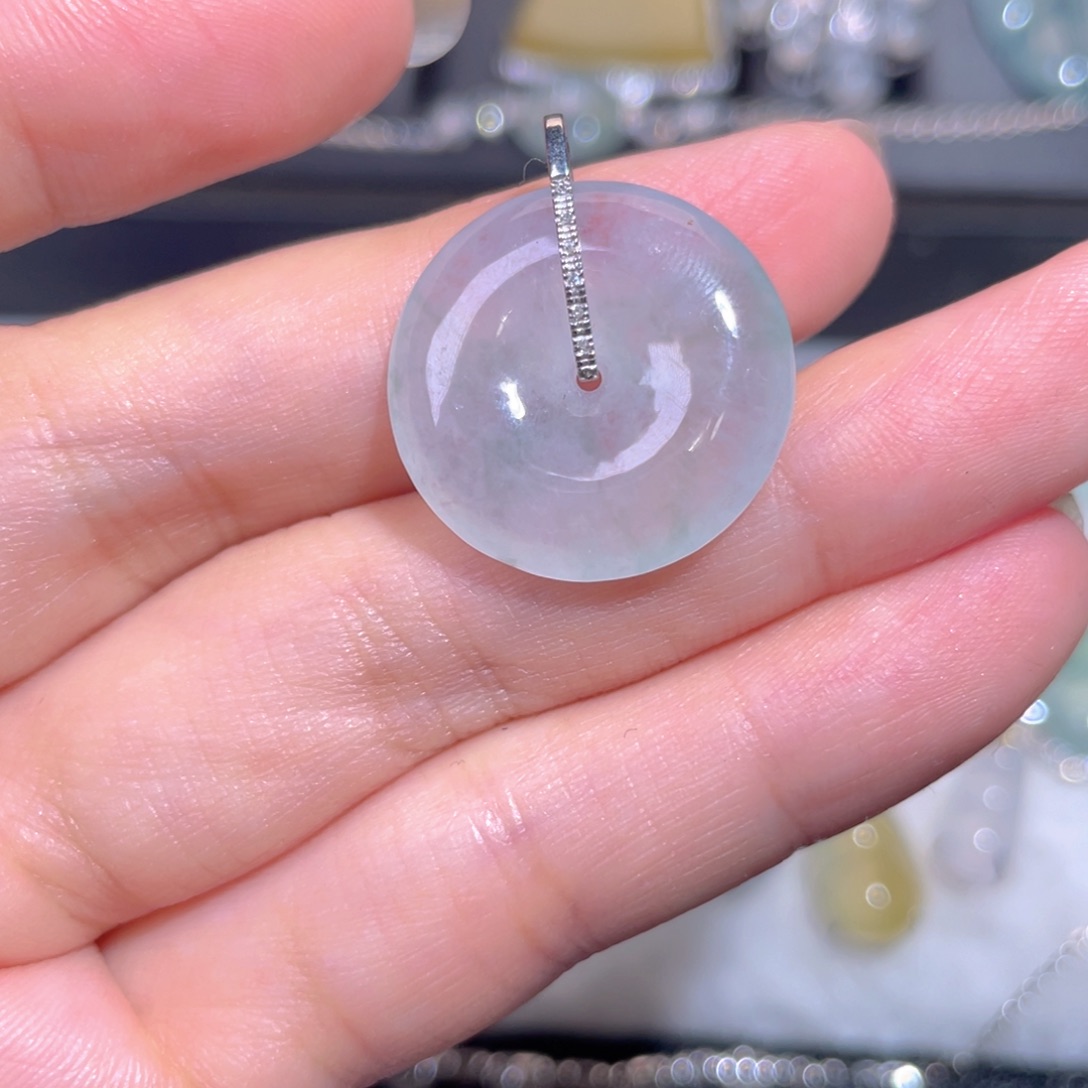 翡翠18K金镶嵌颈饰翡翠