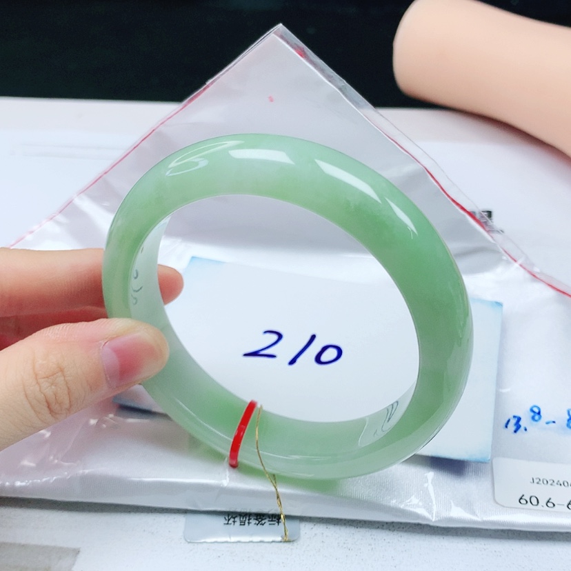 【闪购商品】翡翠手镯未镶嵌缅甸天然a货手镯60+