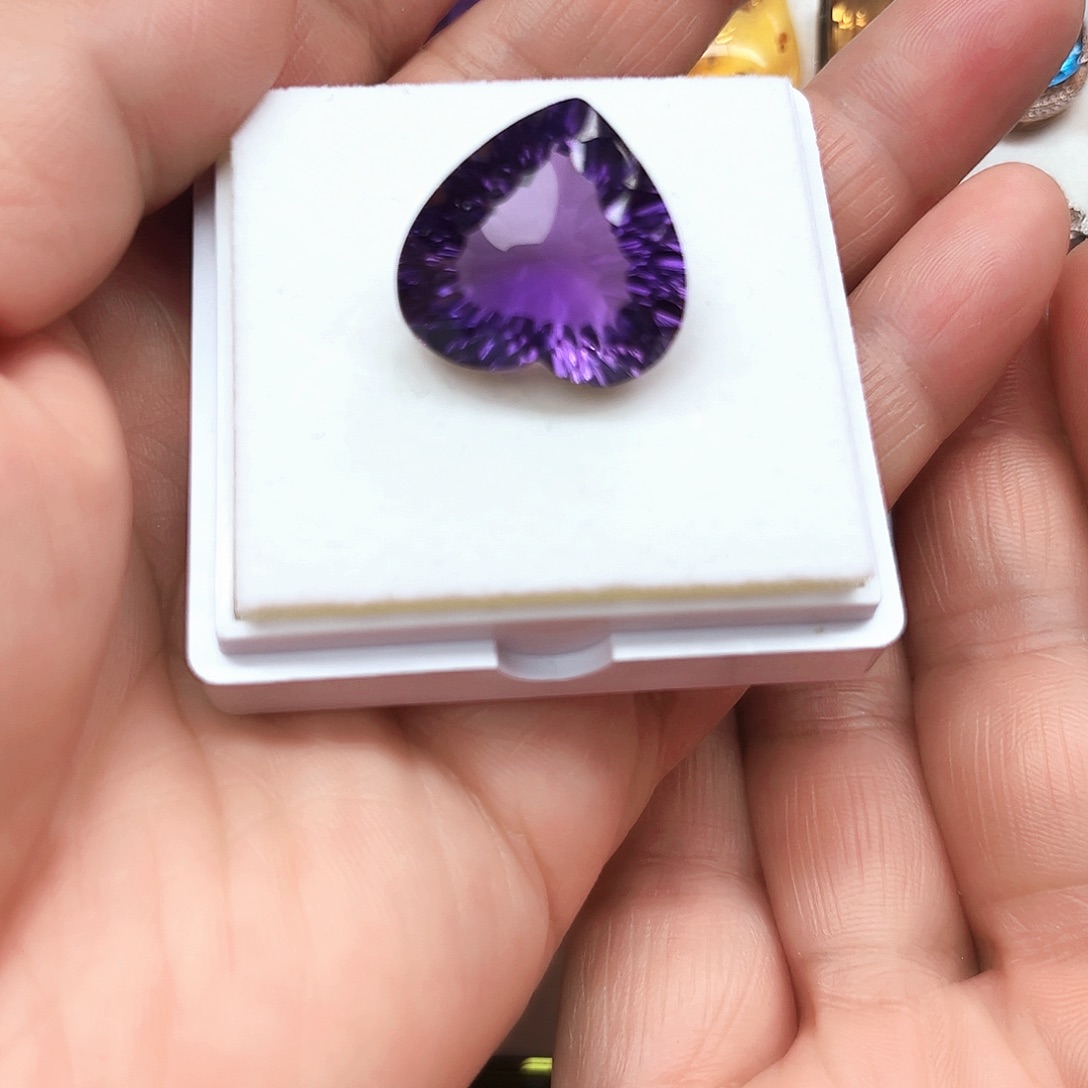 紫晶珠宝半成品未镶嵌精美千禧切浓郁新海洋之星卡19×19.9