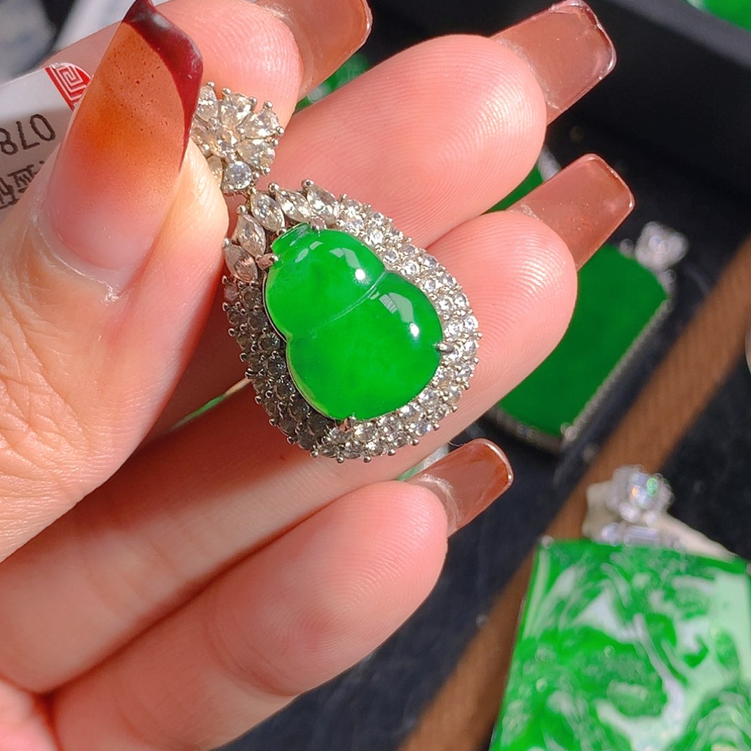 翡翠吊坠(不含链)未镶嵌