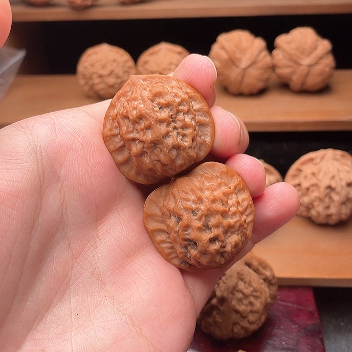 吊坠文玩核桃?***车35毕业瓷娃娃