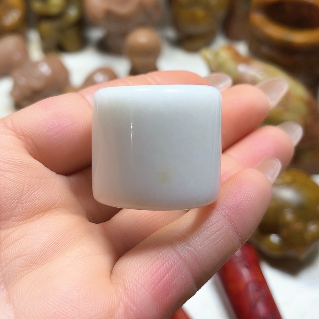 白玉菩提吊坠白玉菩提吊坠