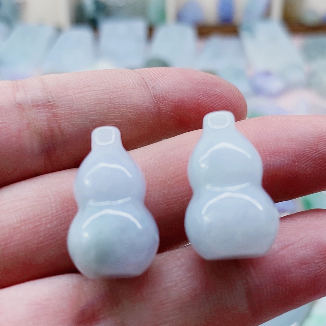 颈饰未镶嵌翡翠天然